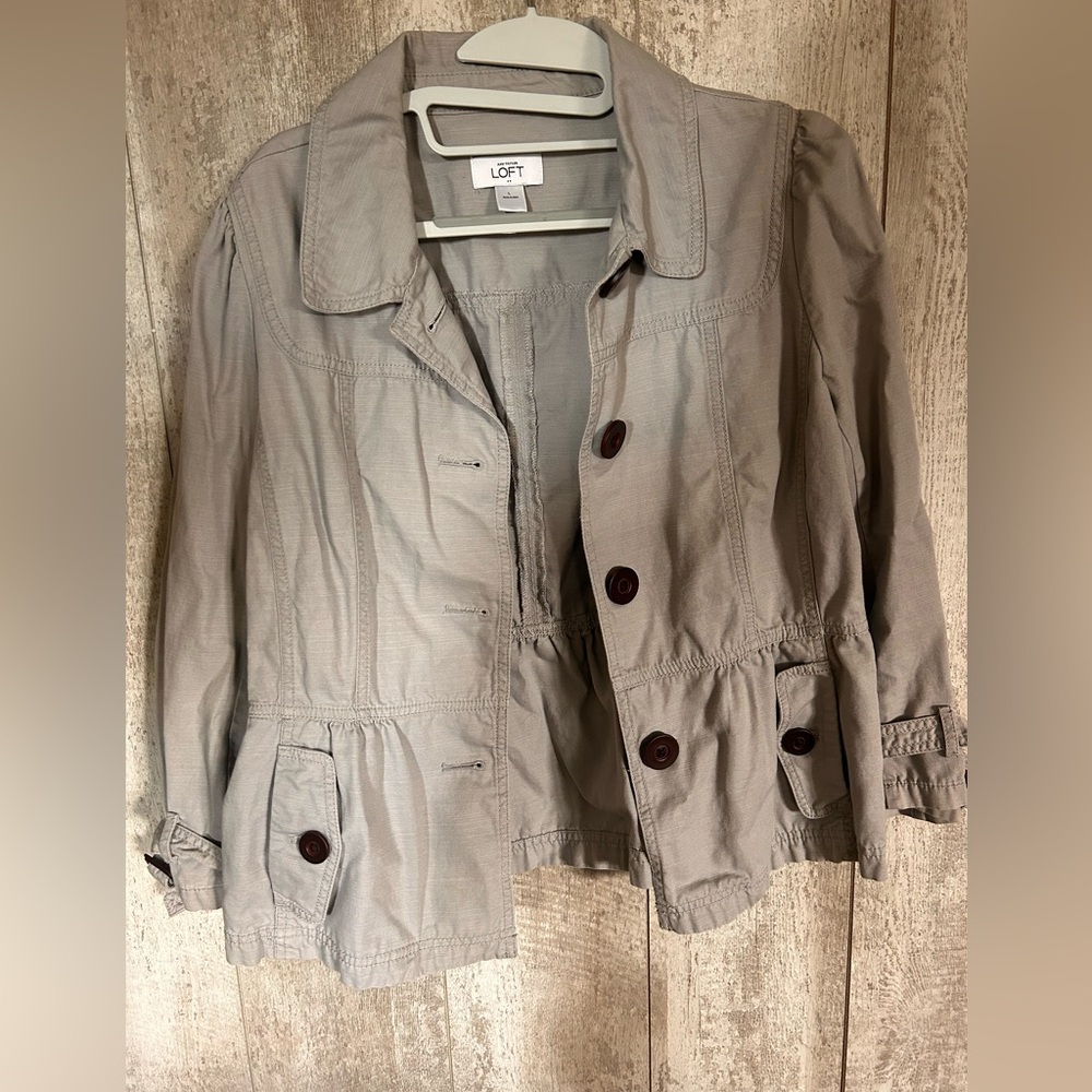 Loft Women’s size Large 100% cotton jacket in excellent used condition